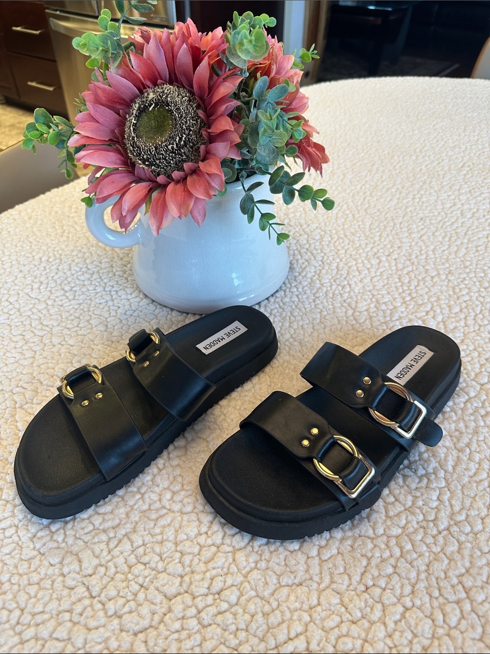 Steve Madden Black Slide Sandals with Gold Buckles Sz 8.5 - Picture 3 of 10